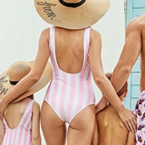 IFFEI Pink and White Striped Swimsuit with a  🍍 Pineapple w/Sunglasses Size XL - Picture 8 of 9